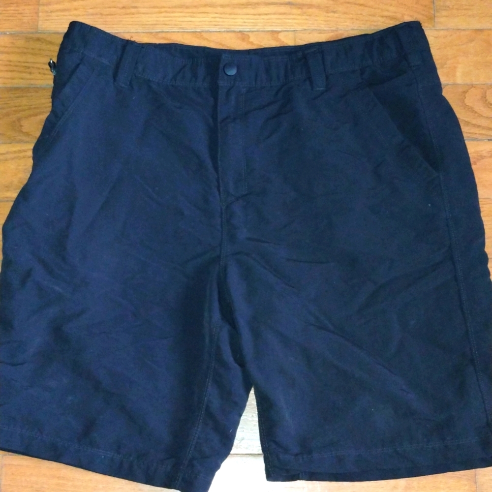NordicTrack shorts zip up side pockets.
